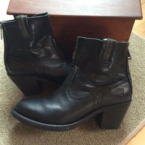 Frye Leslie Artisan Short Bootie